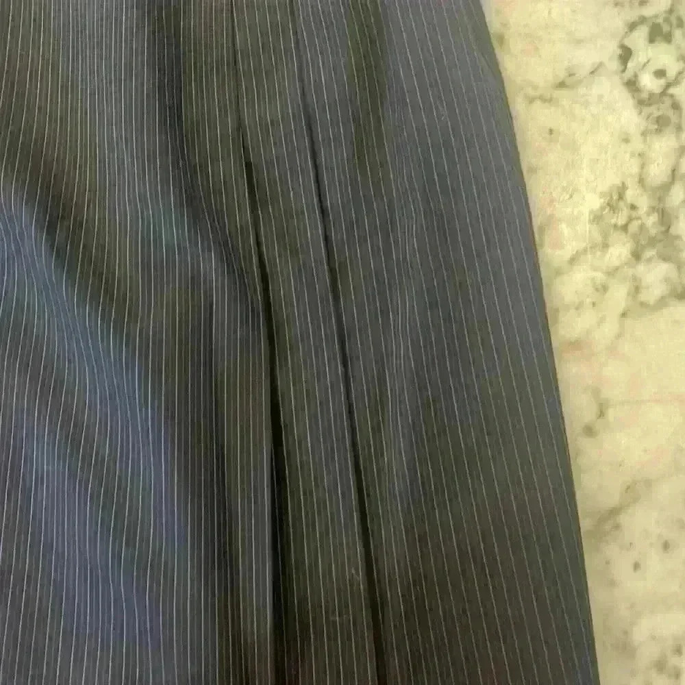 Brooks brothers size 12 knee length skirt. Navy blue with pinstripe and pleat. - Picture 5 of 5